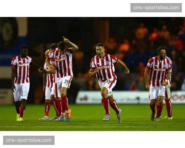 “赛前动态：卢顿镇主场迎战诺丁汉森林，一场价值六分的保级生死战”